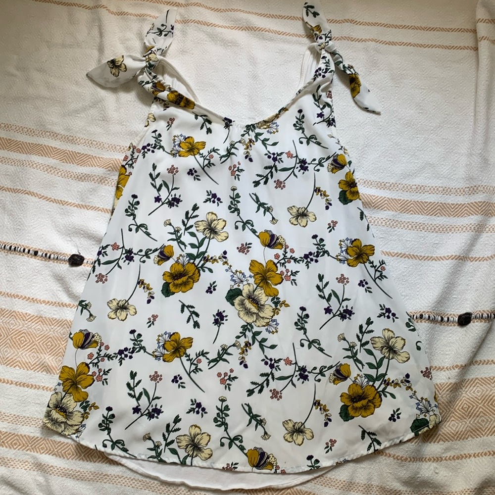 Les Amis Sleeveless Floral Tie Blouse Size Small